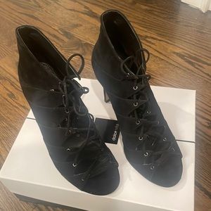 Size 9 black suede dolce vita lace up sandal